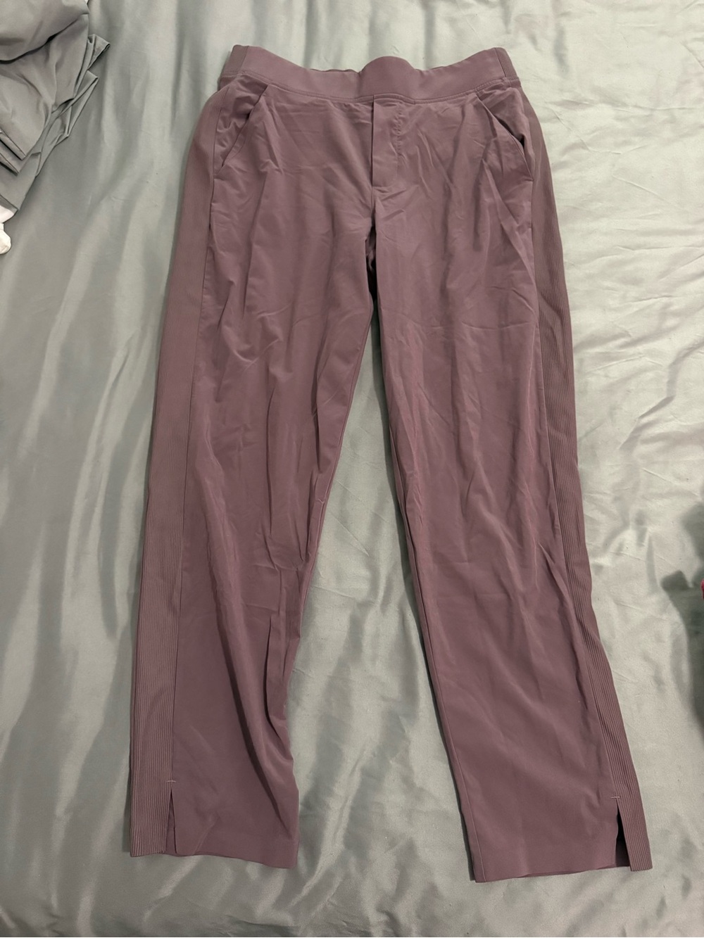 Athleta Cropped Ankle Pants in Mauve Plum